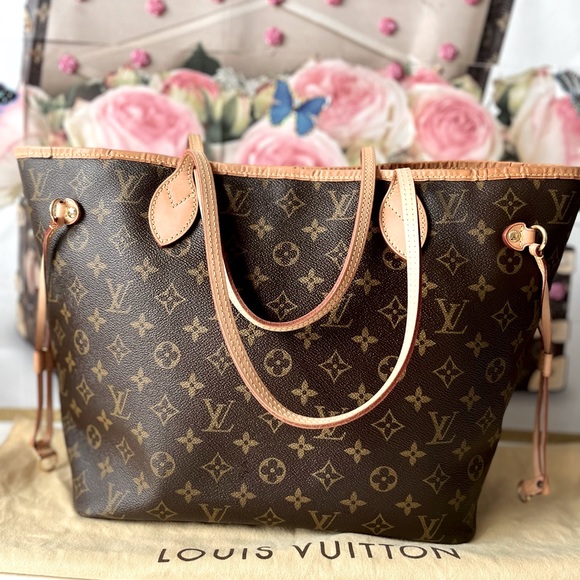 Louis Vuitton Handbags - ❤️Sold❤️Authentic Louis Vuitton Neverfull MM